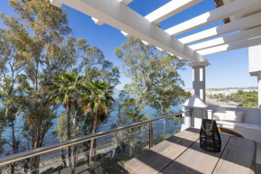 Penthouse Amaryllis - gerenoveerd appartement direct aan zee, Estepona